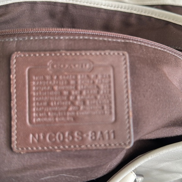 Coach Soho Cream Leather Large Buckle Flap Satchel Bag and matching wallet - Picture 2 of 5